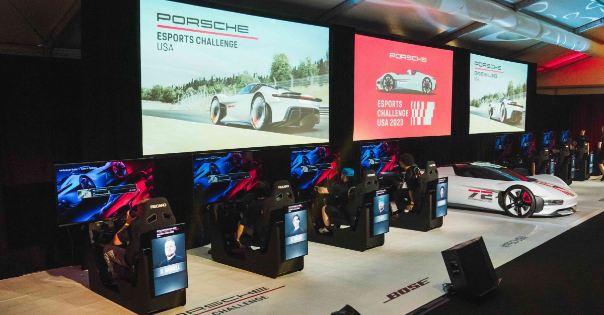 Photograph of the stage with the 4 drivers on it